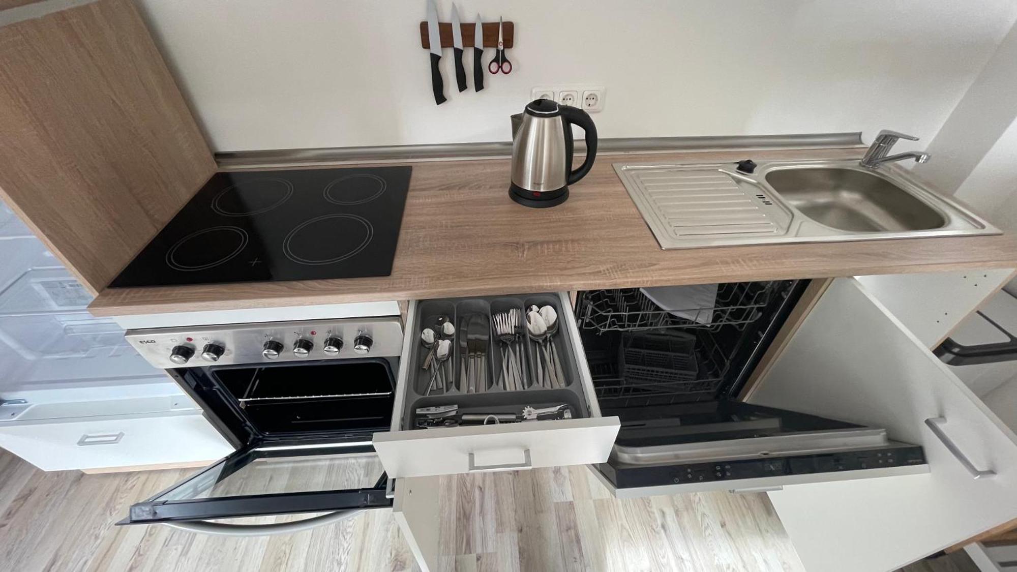 דירות דיסבורג Oase Im Gruenen Hinterhof, Eg, Ruhe, Terrasse, Carport, Free Paytv, Kaffee&Tee, Fahrraeder מראה חיצוני תמונה